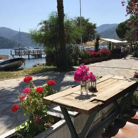 Goecekinn Szálloda *